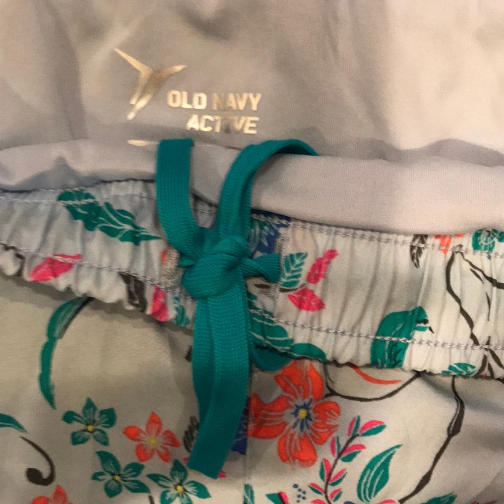 Printed Exercise Shorts - Picture 3 of 3